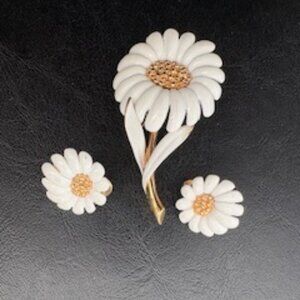 Monet white enamel gold tone Daisy flower pin and clip earrings